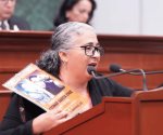 Madre buscadora recibe medalla Norma Corona Sapién en Sinaloa