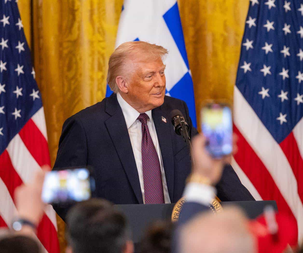 Responden países a aranceles de Trump