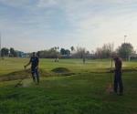 Limpian canchas y espacios deportivos en Cd. Miguel Alemán