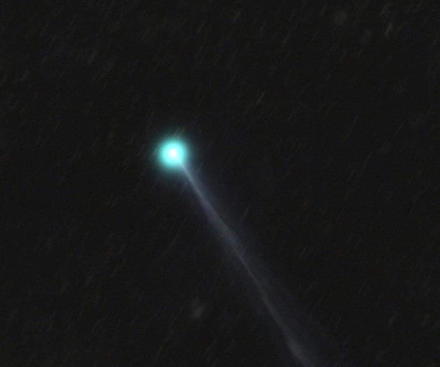 Avistamiento del cometa C/2025 F2 (SWAN) en el cielo nocturno Avistamiento del cometa C/2025 F2 (SWAN) en el cielo nocturno