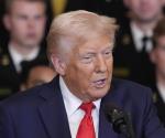 Trump dice que quiere darle dinero y boletos de avión a inmigrantes que se autodeporten