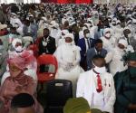 Iglesia pentecostal en Sudáfrica celebra boda masiva de Pascua de 3.000 personas, algunas polígamas