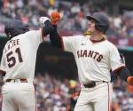 Yastrzemski y Chapman guían triunfo de Gigantes