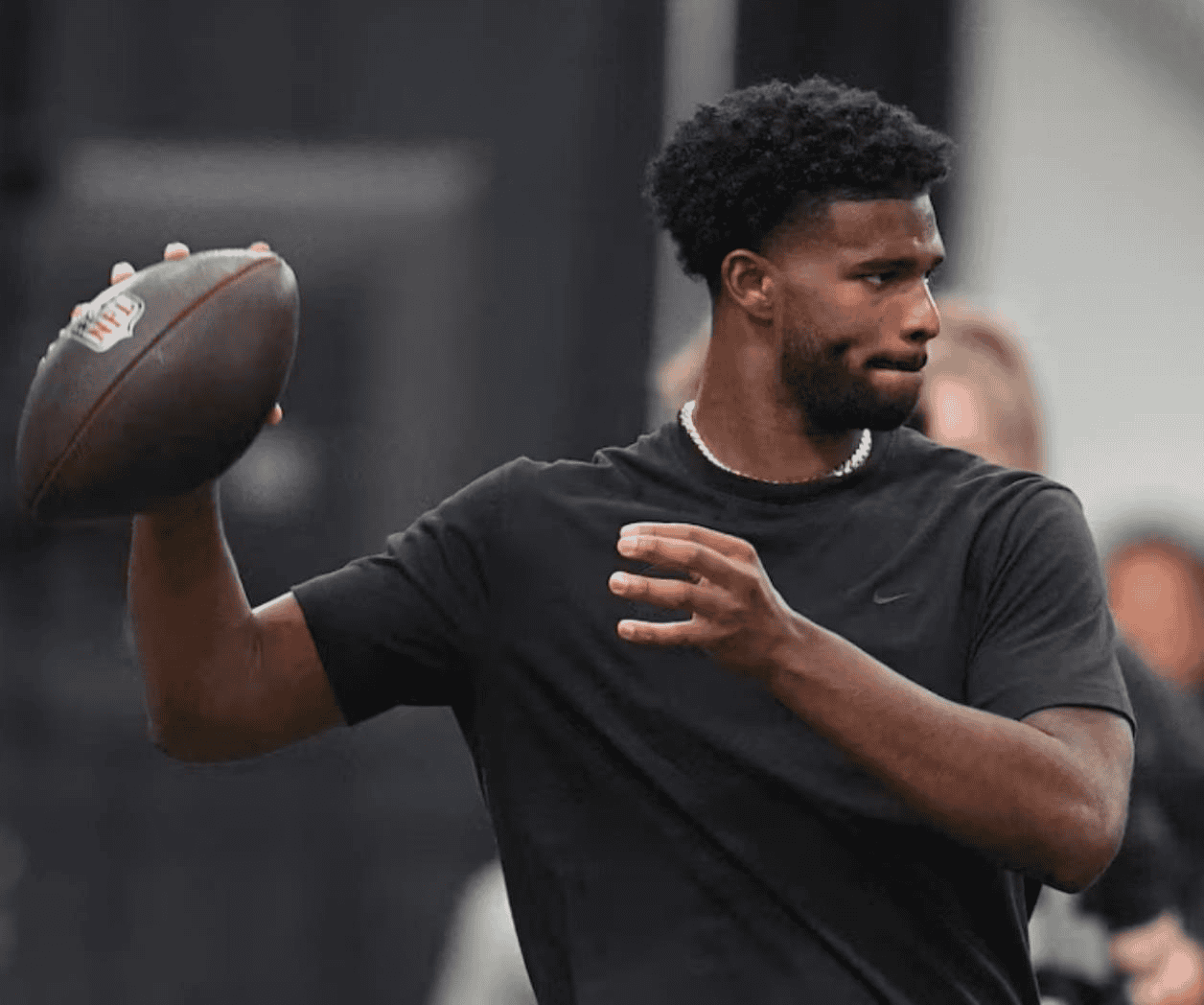 Shedeur Sanders y su espera en el draft de la NFL
