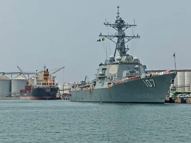 El destructor estadounidense USS Gravely atraca en Veracruz El destructor estadounidense USS Gravely atraca en Veracruz