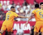 Real Madrid batalla para vencer al Sevilla que terminó con 9