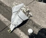 Con flores y una veladora realizan homenaje a funcionarios asesinados