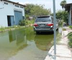 Fuga de agua residual en la Colonia Delicias de Reynosa