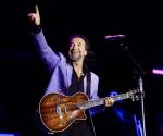 Marco Antonio Solís emociona a 65 mil fans en concierto en Ciudad de México