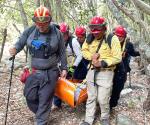 Tras 12 horas atrapado, hombre es rescatado de barranco en sierra de Aldama