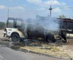 Choque termina con patrullas incendiadas