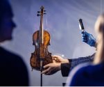 Retrato de bisabuelo con violín