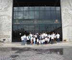 Visitan el museo