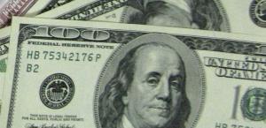 Caída histórica del dólar en 2025 sorprende a mercados financieros
