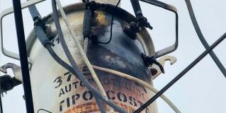 Un transformador que resultó afectado tras el impacto de una paloma el día 29 de junio sigue representando un riesgo en la colonia Balcones de Alcalá, sector 2