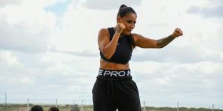 Mariana Juárez #LaBarby, ex campeona mundial de box, se encuentra en #Reynosa para realizar un entrenamiento en el Centro de Alto Rendimiento y posteriormente dará una plática motivacional.