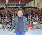 ‘Aterriza’ con sus fans