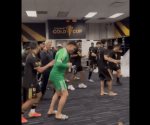 Javier Aguirre hace seña obscena a Orbelín Pineda en festejo de la Copa Oro