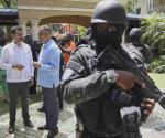 Pandillas incendian el famoso Hotel Oloffson en Haití
