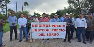 Inician productores agrícolas movilizaciones para exigir mejor precio para el sorgo.