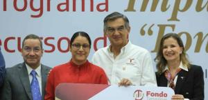 Entrega gobernador apoyos a empresas