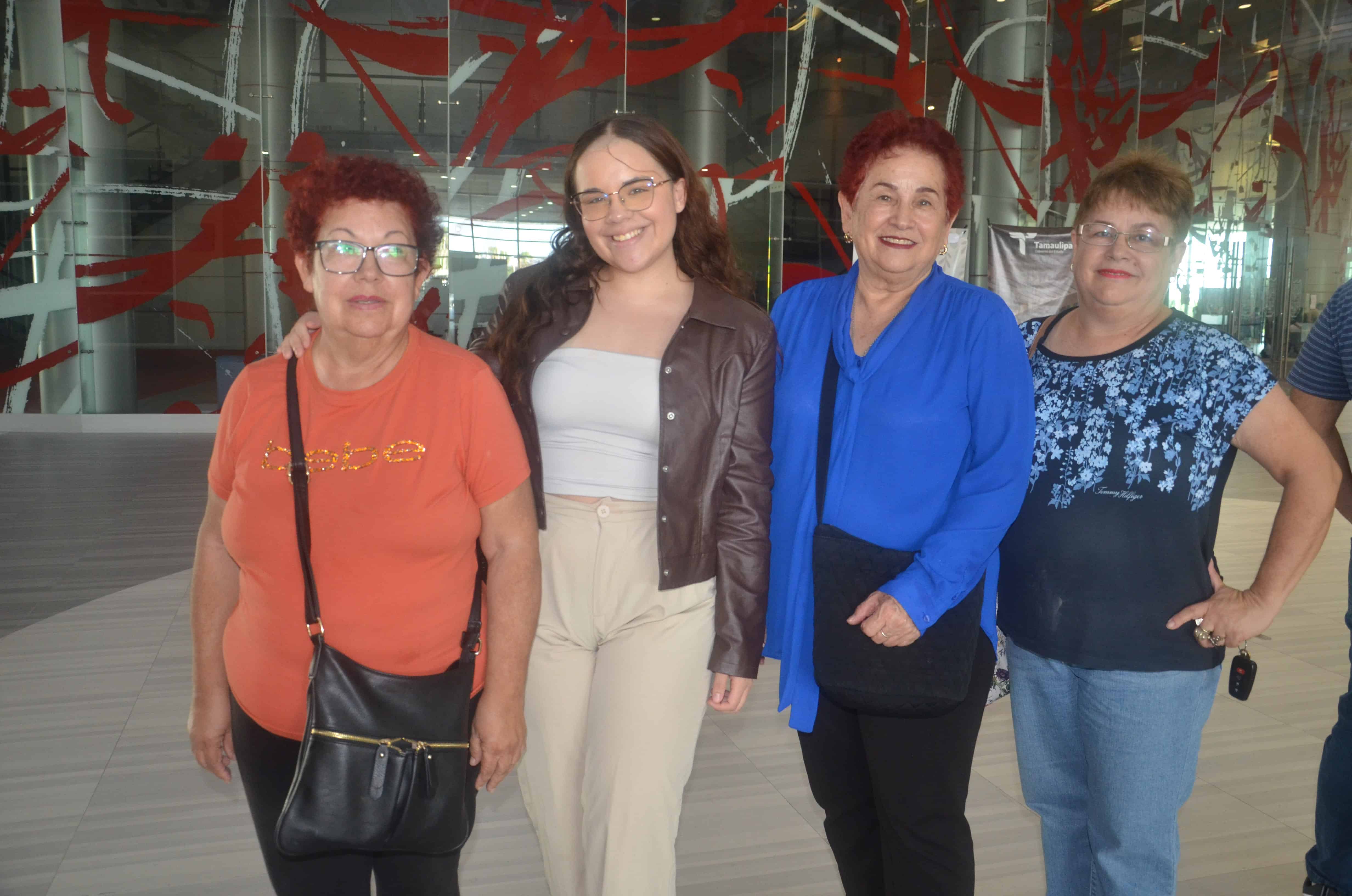 Elizabeth Gómez, Mariana Treviño, Irma Pérez y Dalia Ponce.