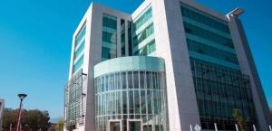 Escala posición UAT en el ranking universitario