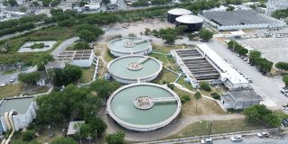Tiene fuga más de 40 años y sigue desperdicio de agua