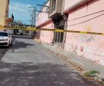 Autoridades investigadoras se encuentran tomando conocimiento del hallazgo de un hombre sin vida, la víctima presenta huellas de violencia.