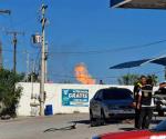 Controlan fuego y evitan desastre tras un siniestro