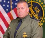 Jason E. Schneider suple a Chávez en Border Patrol