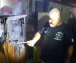 Sofocan los bomberos el incendio de una vivienda