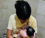 Adolescente da a luz en baño del IMSS de Matamoros por falta de atención