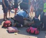 Joven motociclista grave al chocar con camioneta