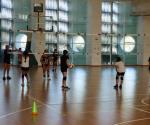 Participan en clínica de voleibol