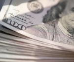Apertura a la baja del dólar y fortaleza del peso mexicano