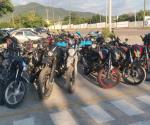 Retan motociclistas a la regularización