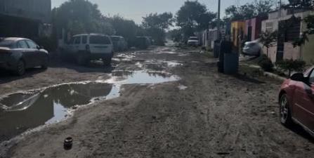 Reportan afectaciones por drenaje y agua potable