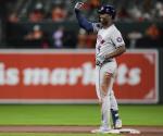 Walker y Díaz conectan HR en triunfo de Astros