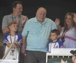Bobby Cox recibe emotivo homenaje en Truist Park