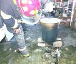 Bomberos logran controlar conato de incendio en casa