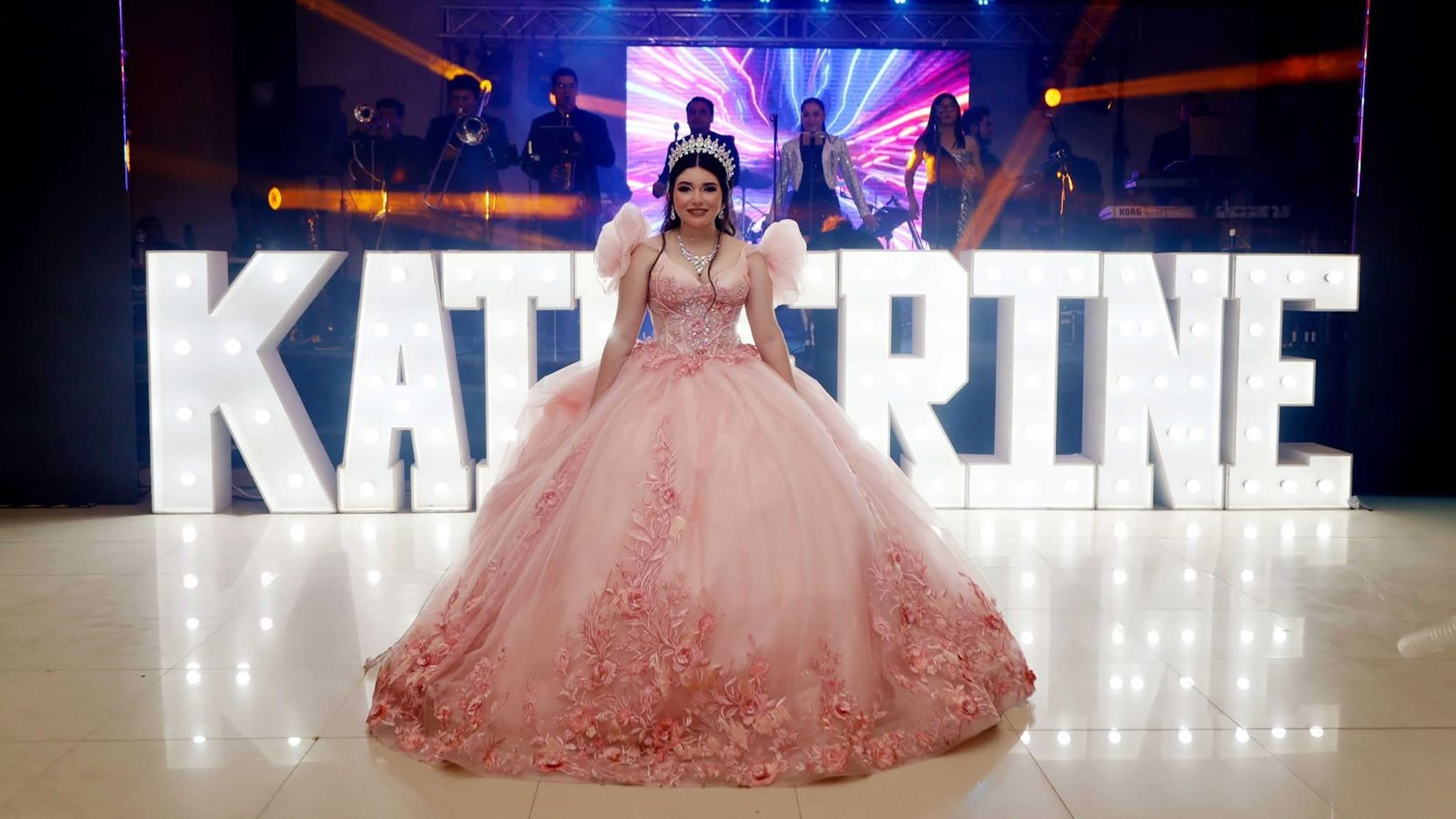 Inolvidable fue la fiesta de XV años de Katherine.