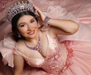 Katherine Ozuna celebró sus XV años