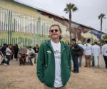 Un cóndor y un águila real para devolver la humanidad al muro fronterizo de Tijuana