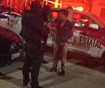 Dos hombres golpean brutalmente a mujer