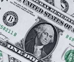Peso cede terreno ante el dólar en sesión overnight
