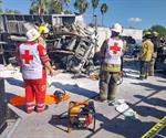 Quedan dos prensados en choque sobre la Matamoros-Mazatlán