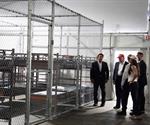 Gobierno contradice a DeSantis sobre el estatus de inmigrantes detenidos en ‘Alcatraz’, Florida