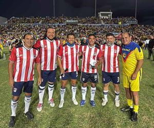 Leyendas del Guadalajara homenajearon a Xavi Báez