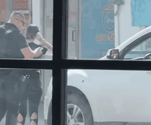 Denuncia embarazada despojo de su vehículo